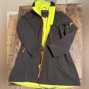 Ilse Jacobsen Hornbaek Women’s Softshell Hooded Raincoat Black And Lime Green 44